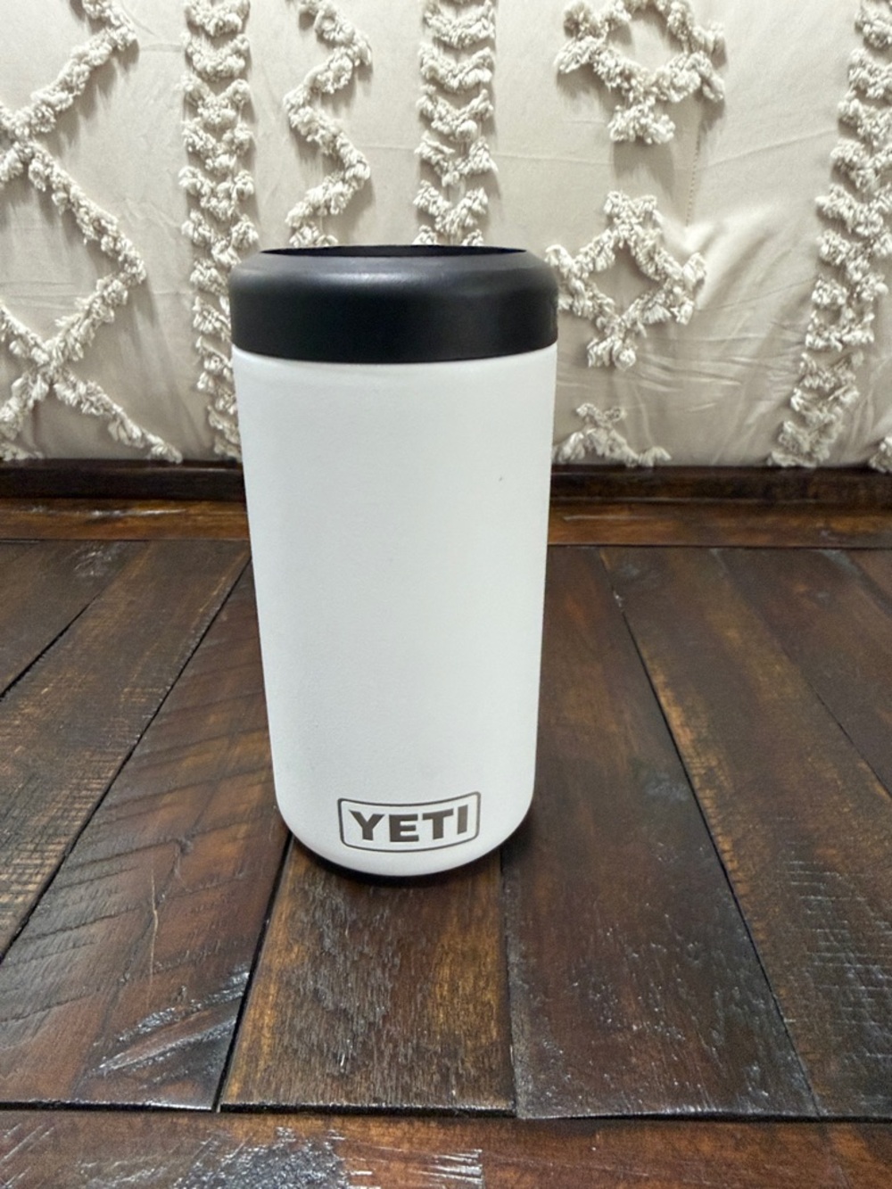 Yeti White Can Insulator with Black Lid
